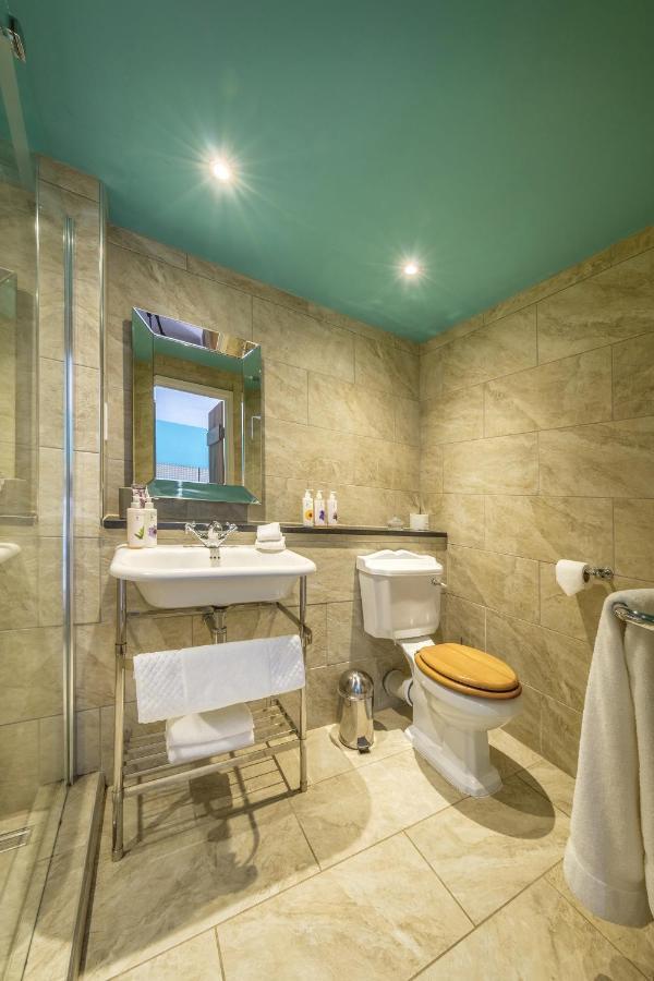 The Packhorse Inn Newmarket  Bagian luar foto